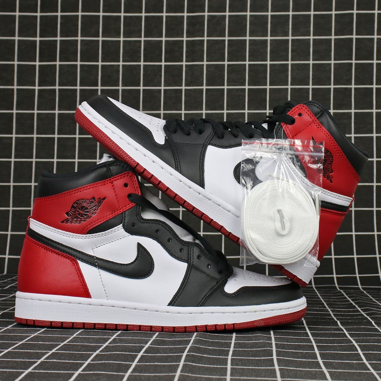 Air Jordan 1 Retro High OG Black Toe Replica