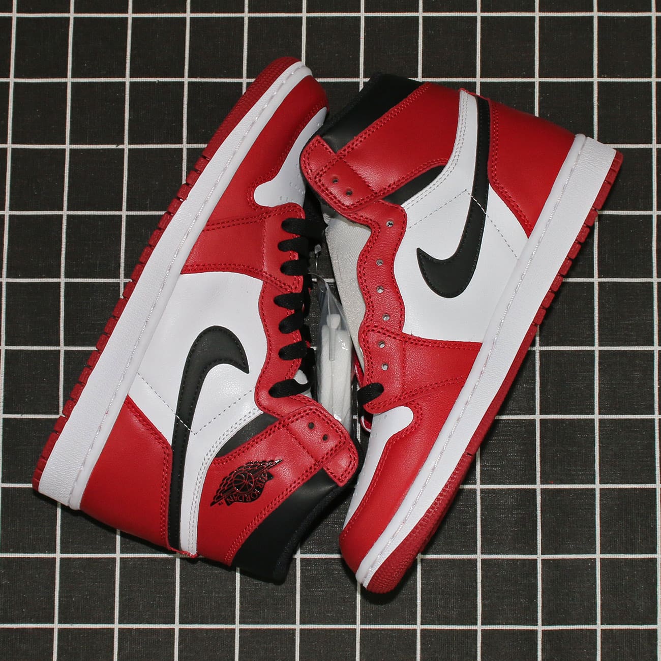 Jordan 1 Retro Chicago (2015) Replica