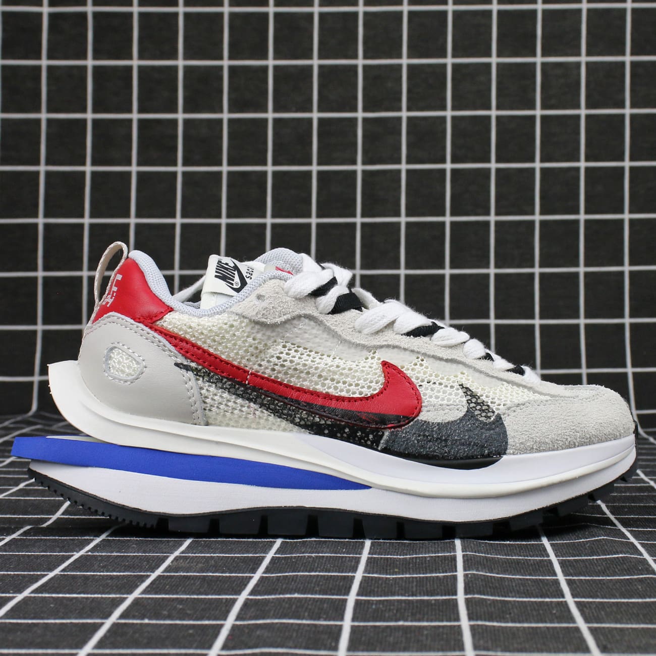 Nike VaporWaffle Sacai Sport Fuchsia Game Royal Replica