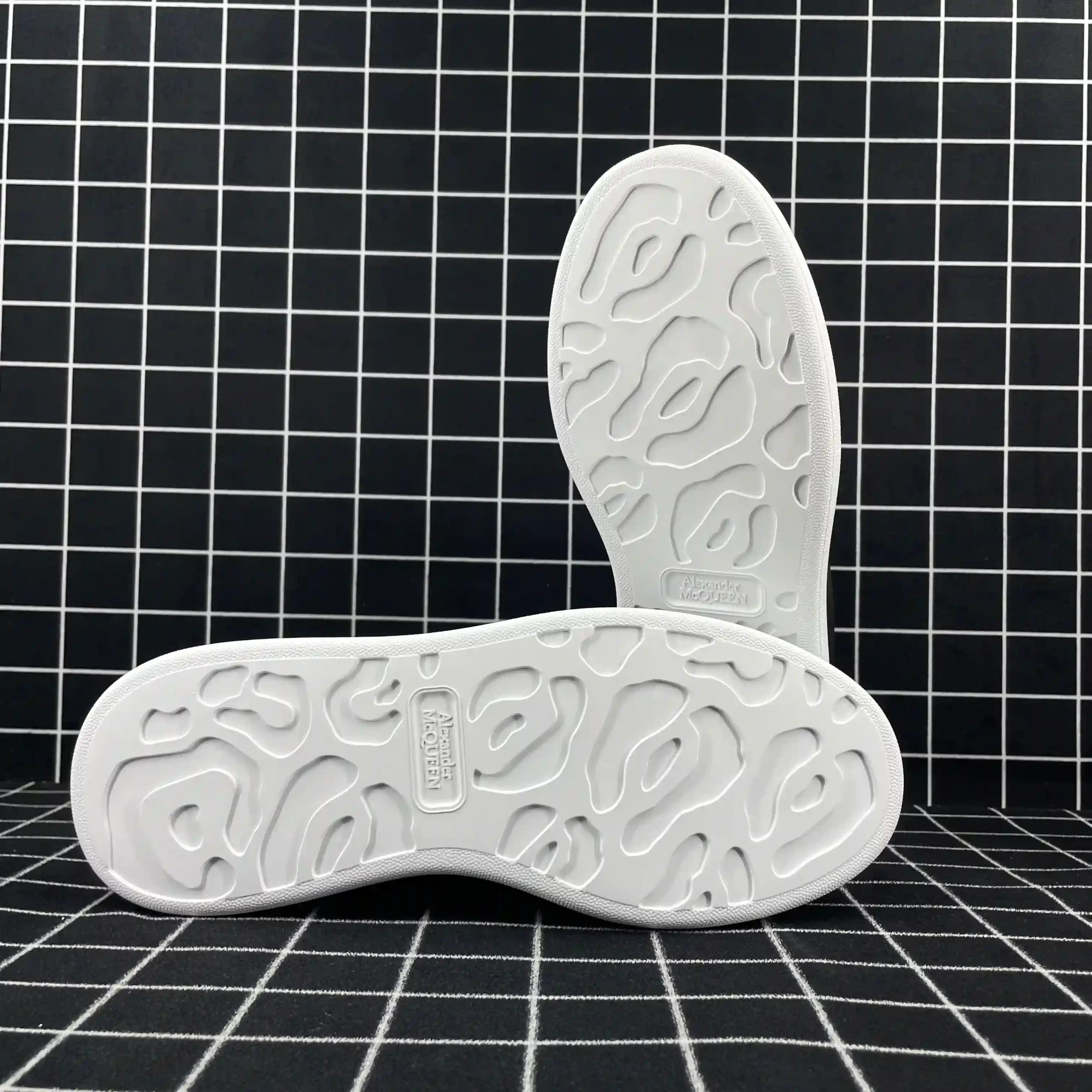 Alexander McQueen Oversized Sneaker Black Smooth Calf Leather Replica