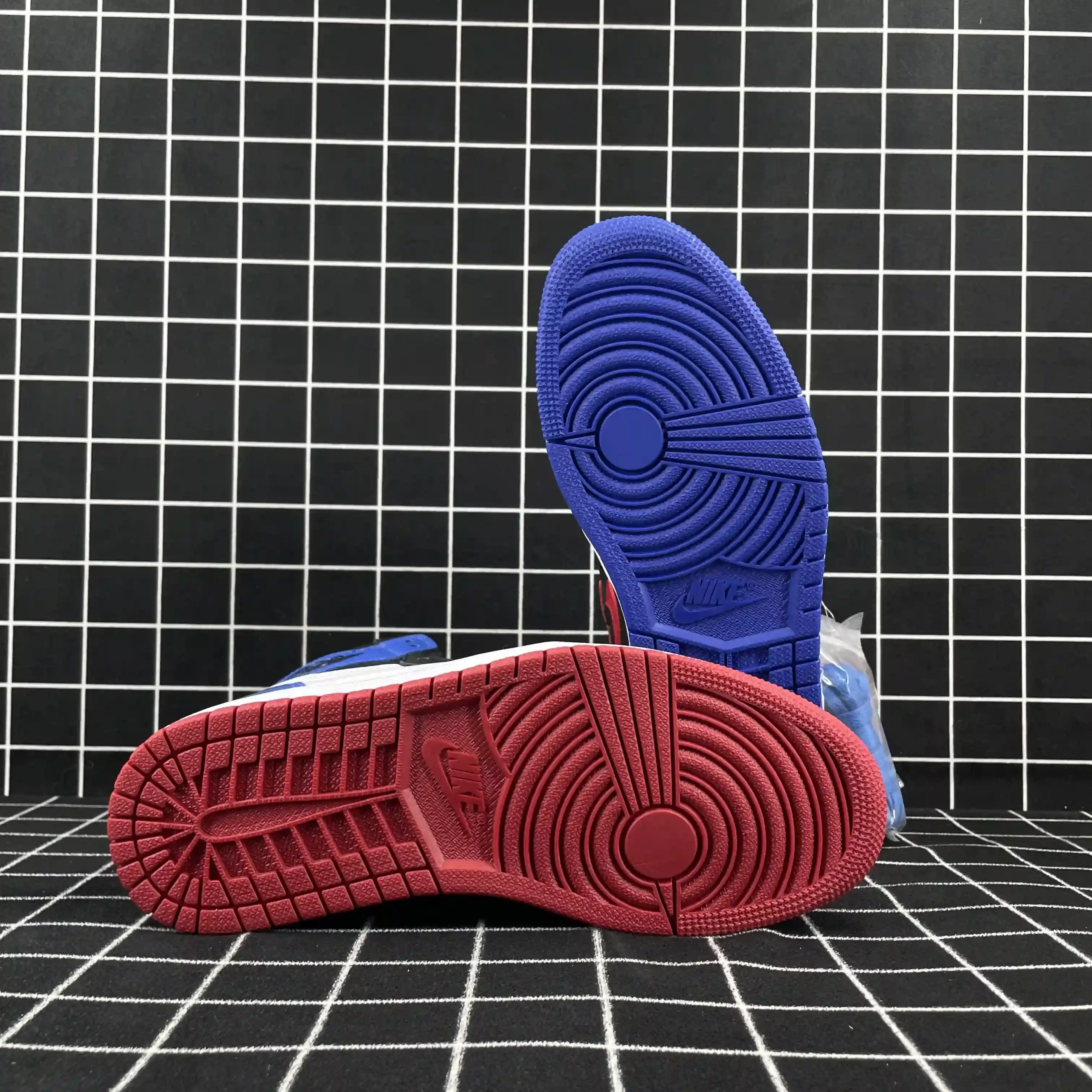 Jordan 1 Retro Top 3 Replica