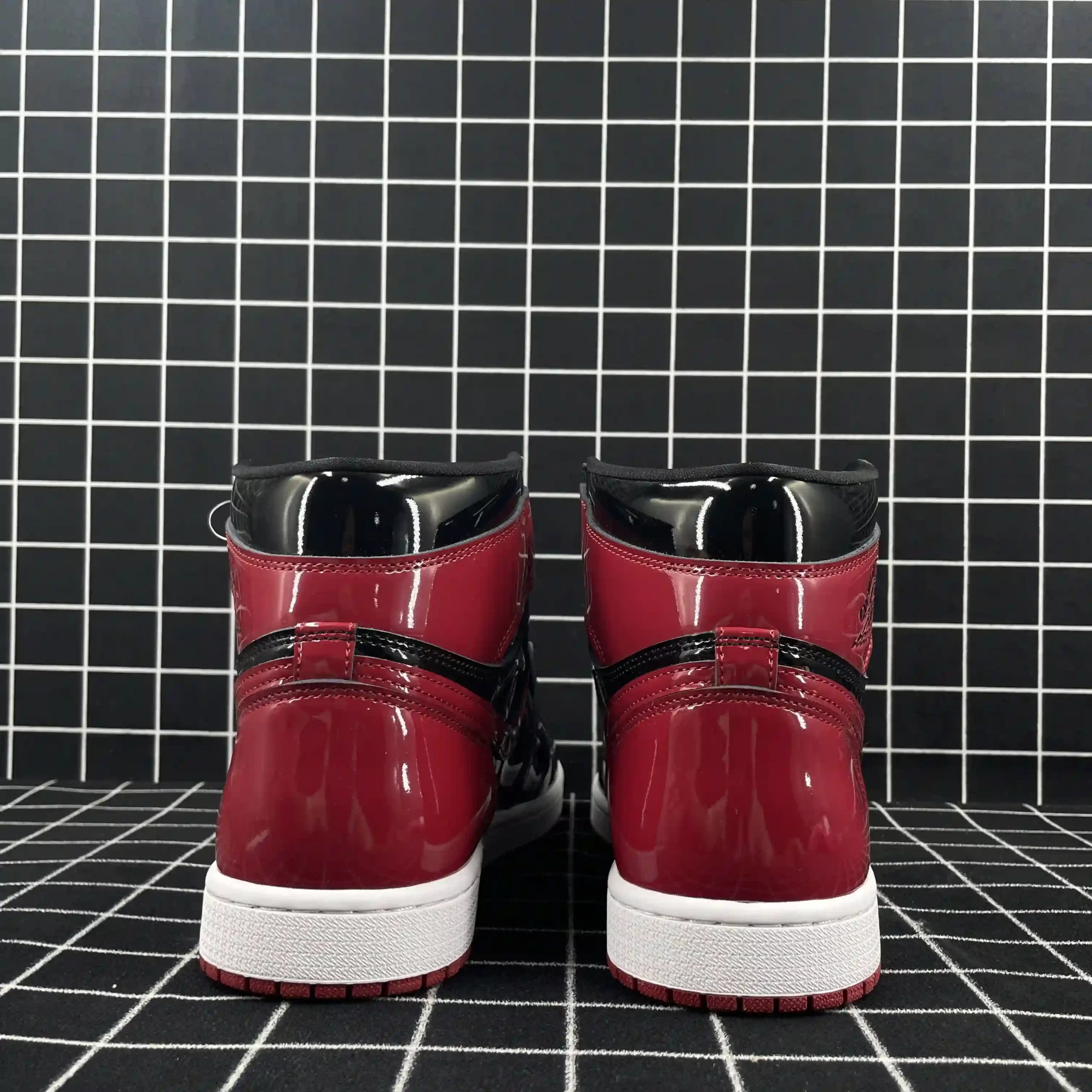 Air Jordan 1 High OG Bred Patent Replica
