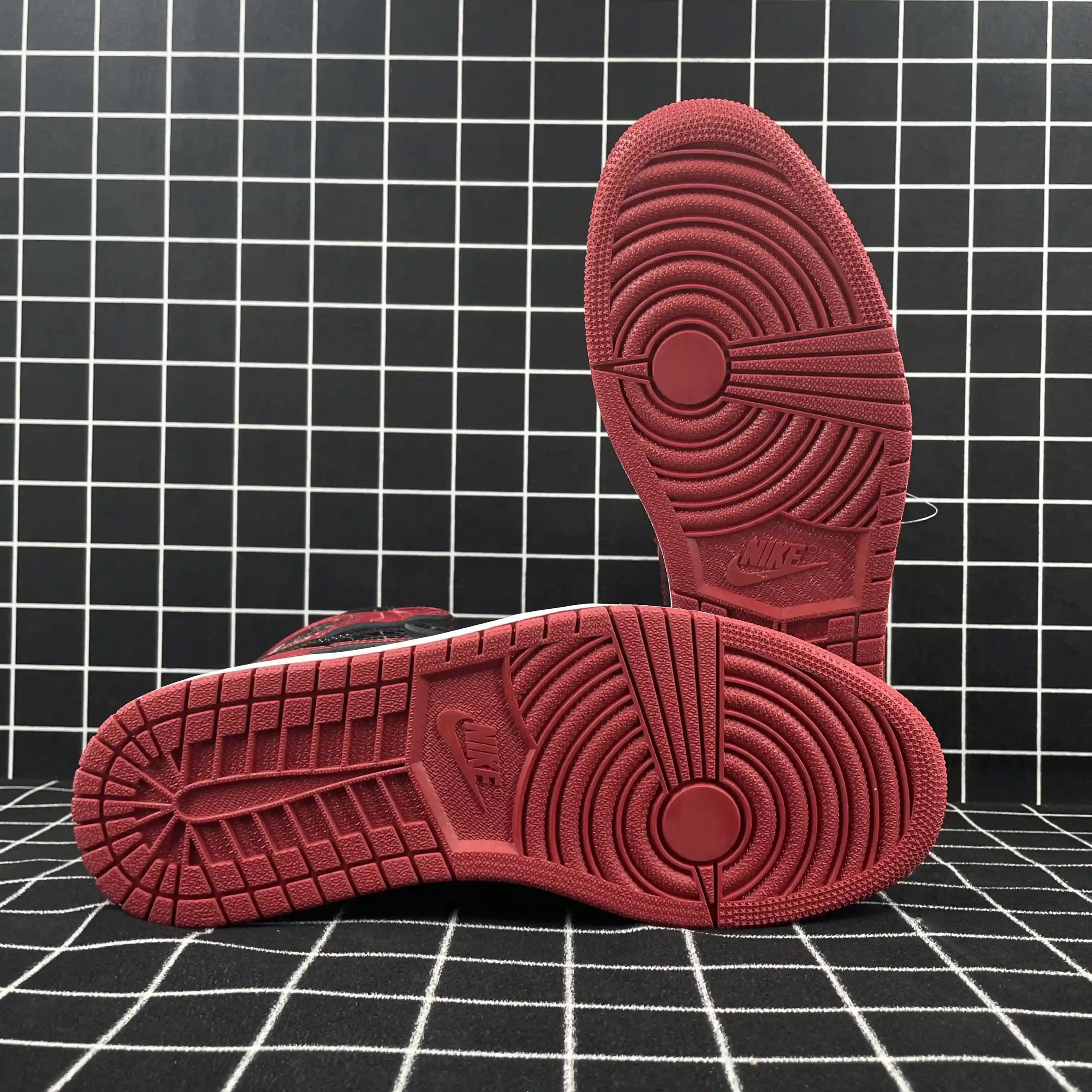 Air Jordan 1 High OG Bred Patent Replica