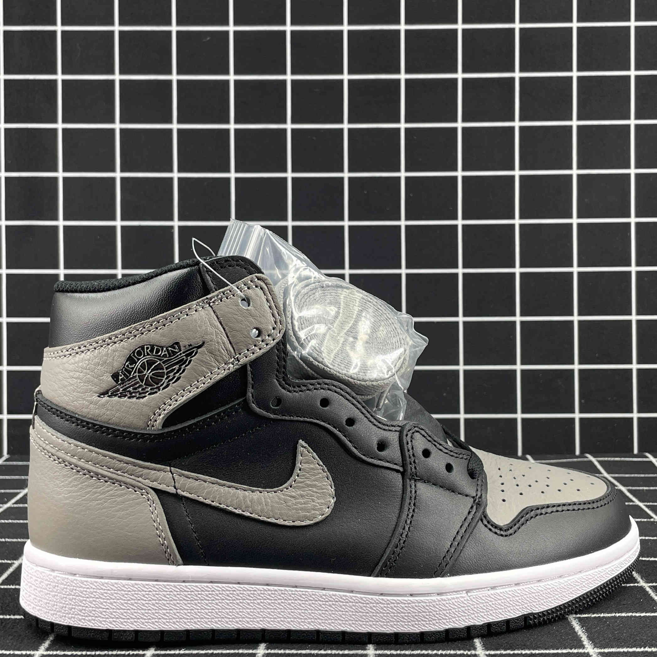 Air Jordan 1 Retro High OG Shadow 2018