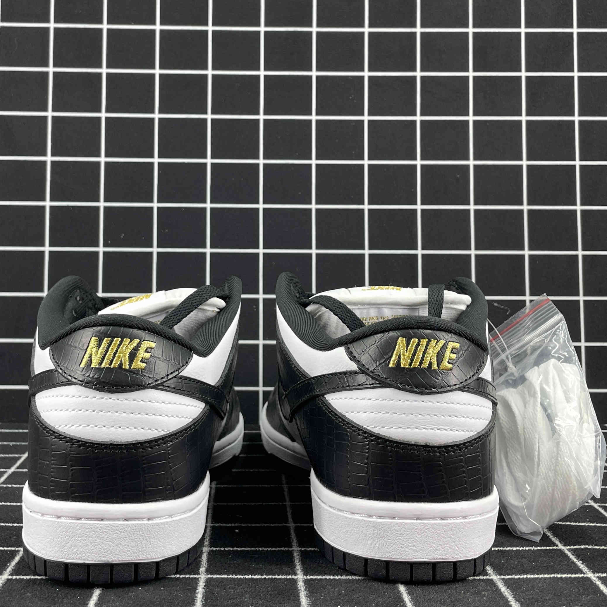 S*pre x dunk low og sb qs black replica