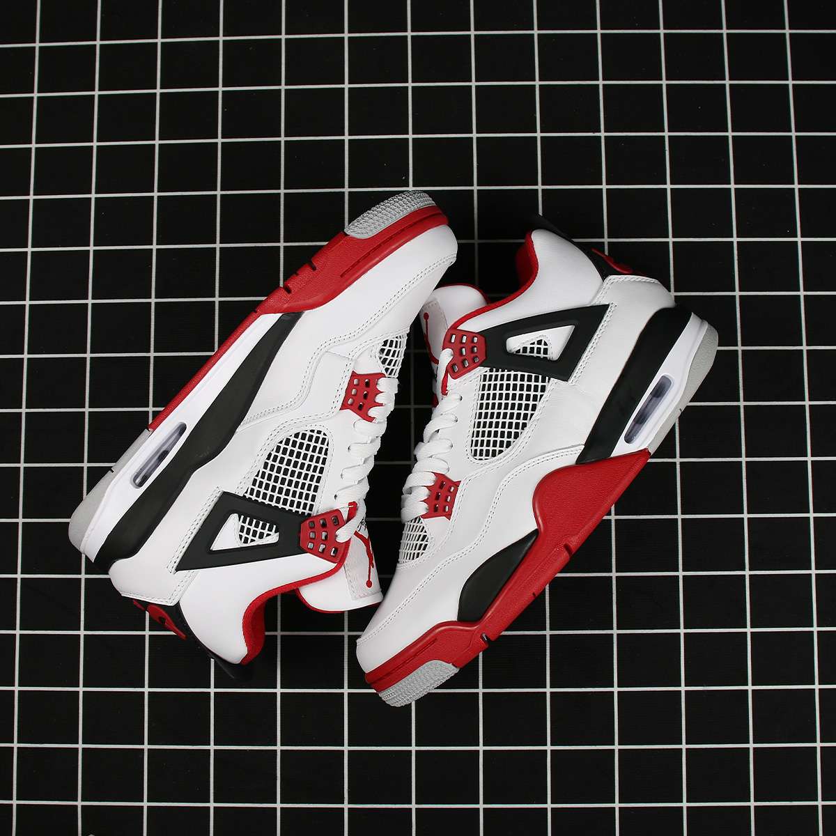Jordan 4 Retro Fire Red (2020) Replica