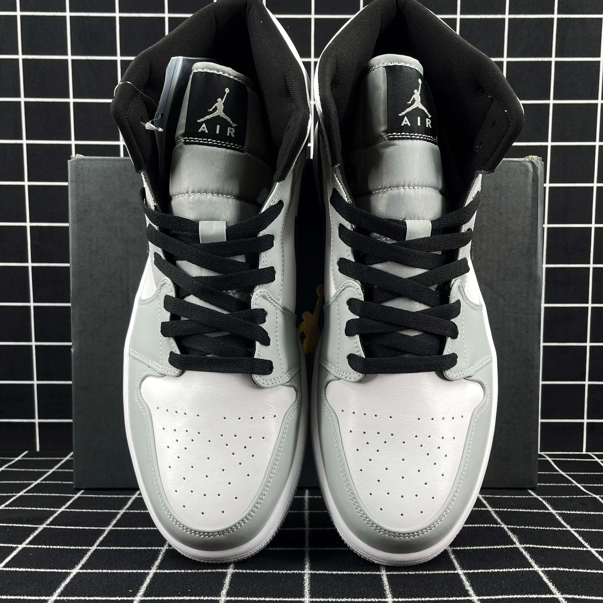 Air Jordan 1 Mid Light Smoke Grey Replica