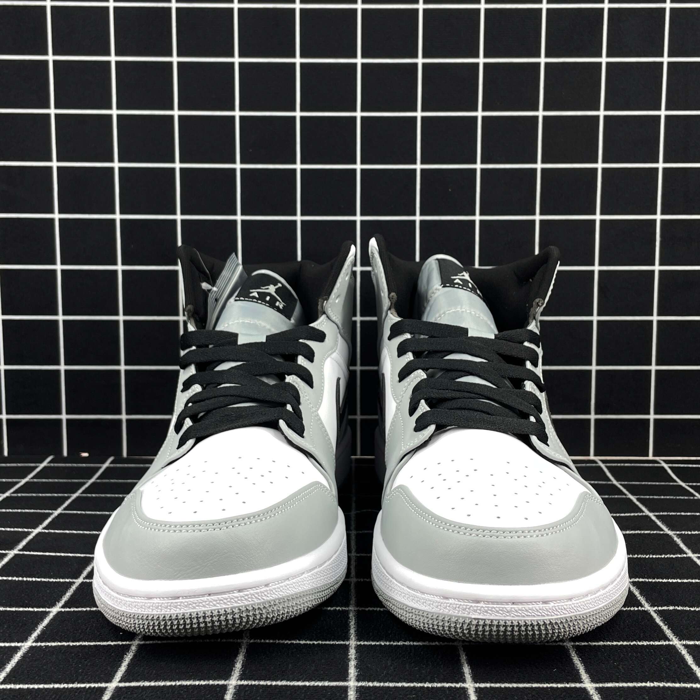 Air Jordan 1 Mid Light Smoke Grey Replica