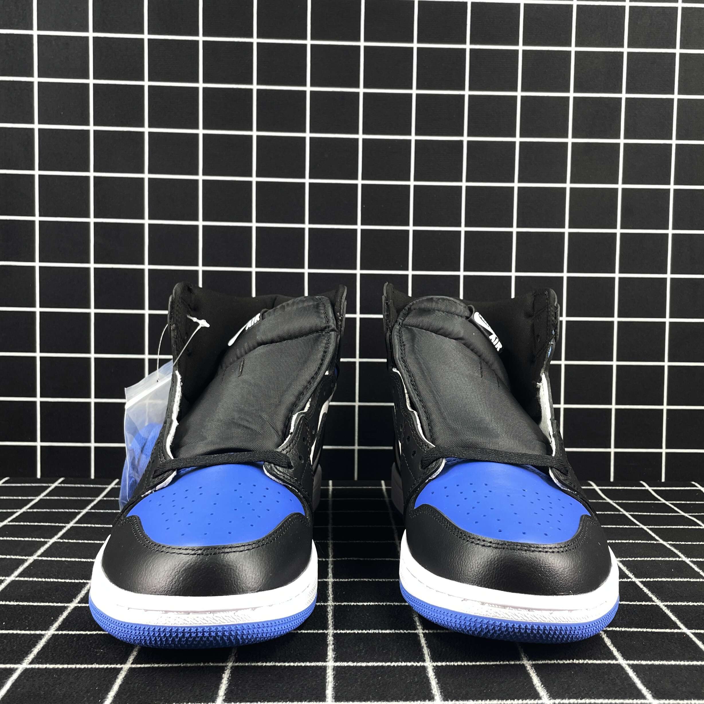 Air Jordan 1 Retro High OG Royal Toe Replica