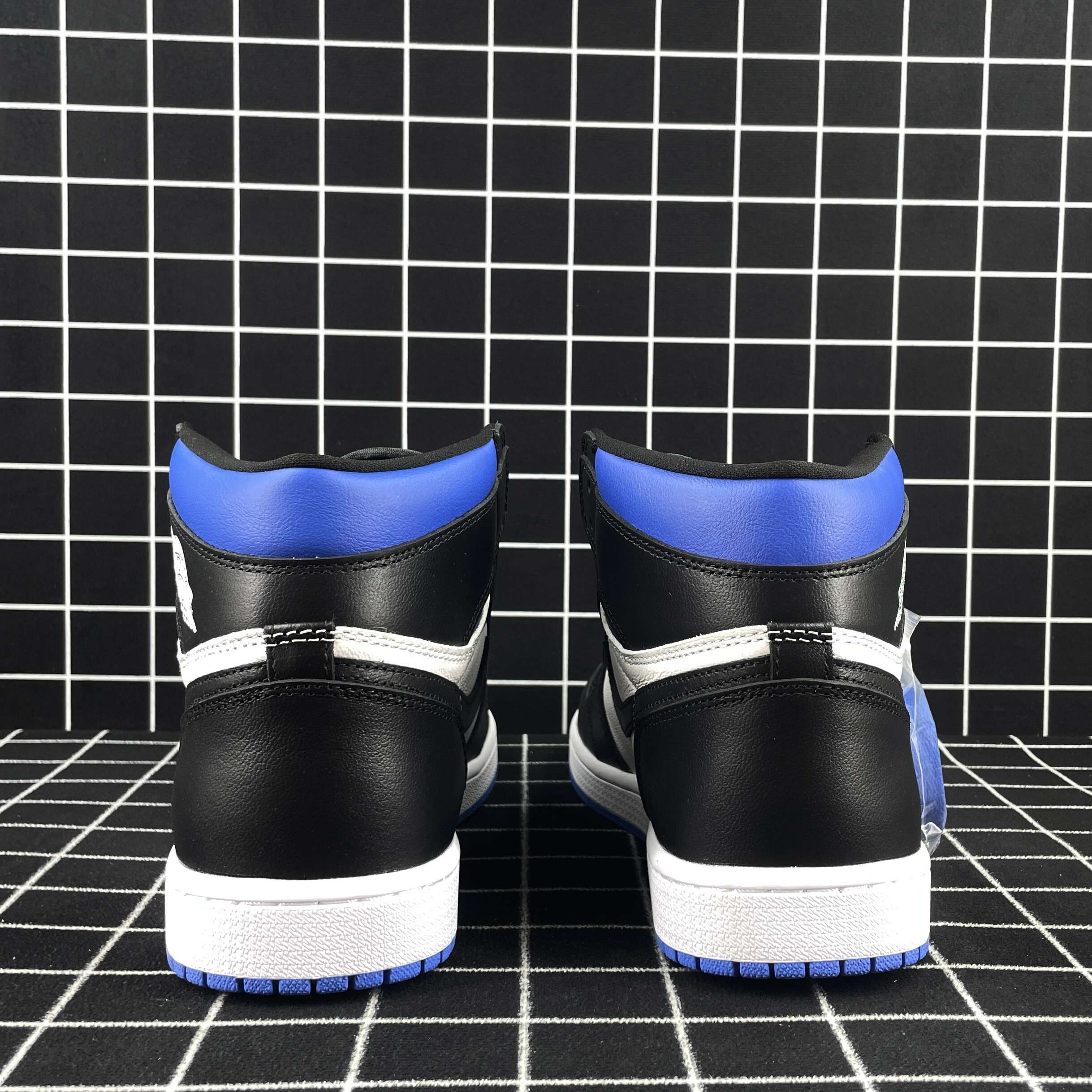 Air Jordan 1 Retro High OG Royal Toe Replica