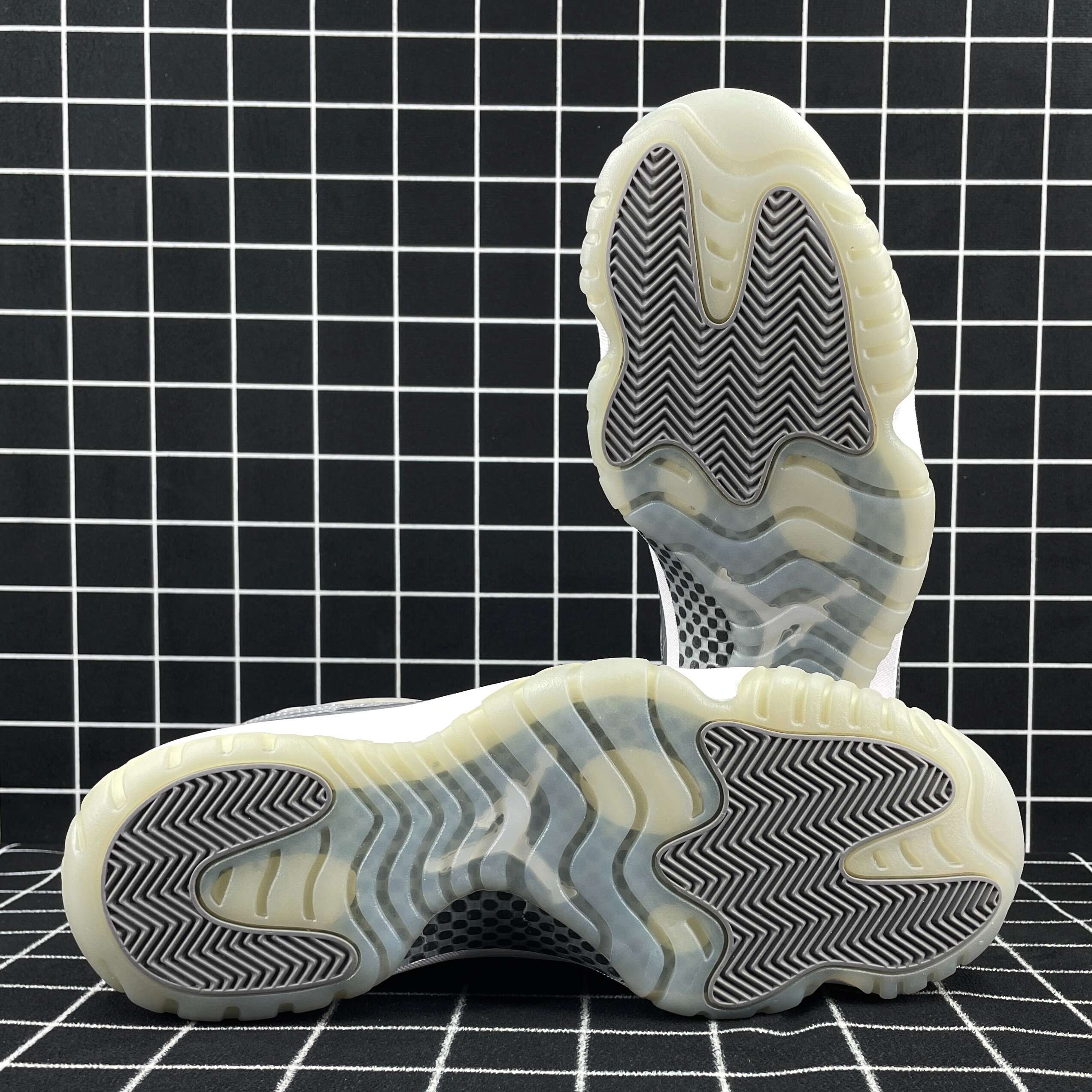 Air Jordan 11 Retro Low Cool Grey Replica