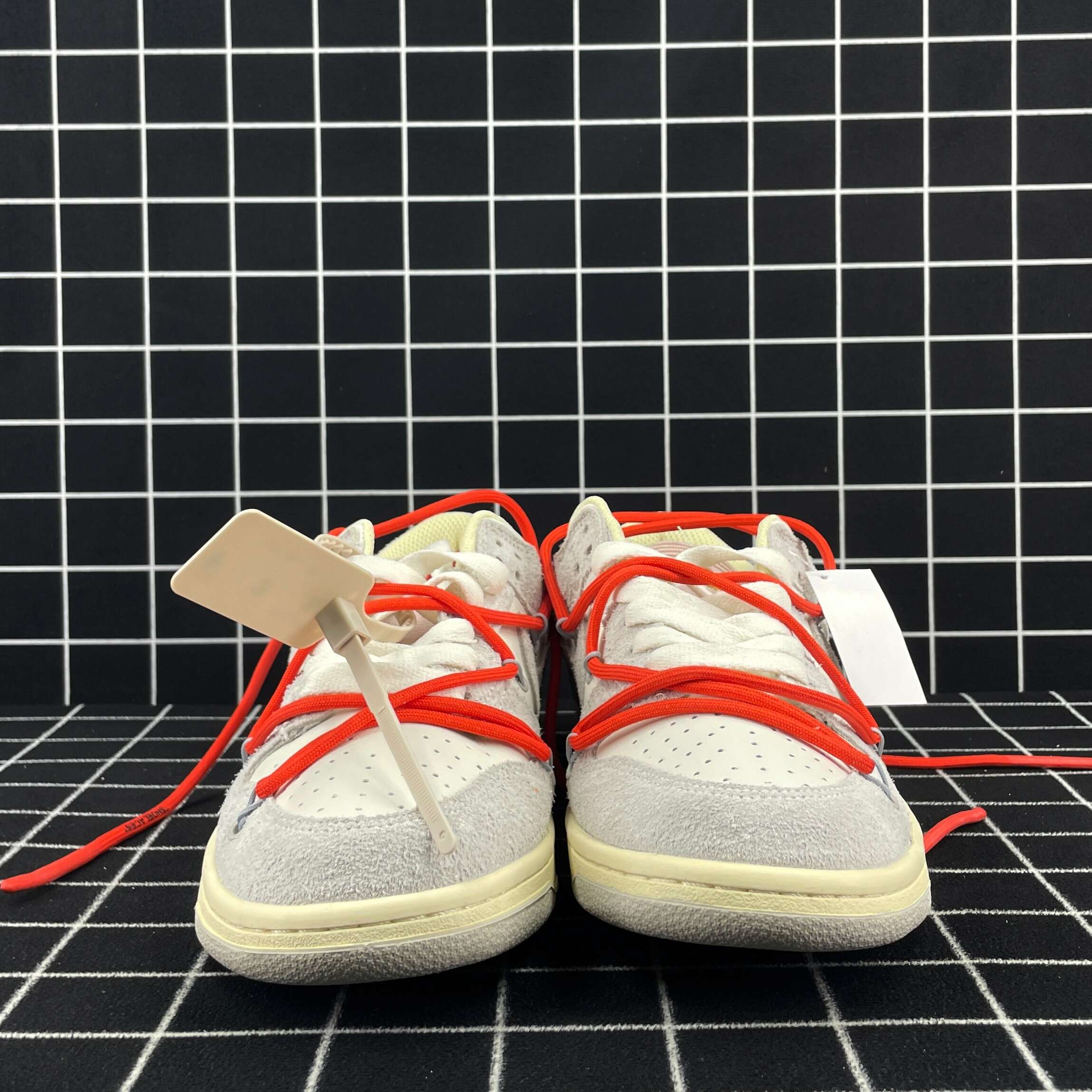 Dunk Low Lot 33 of 50 Replica