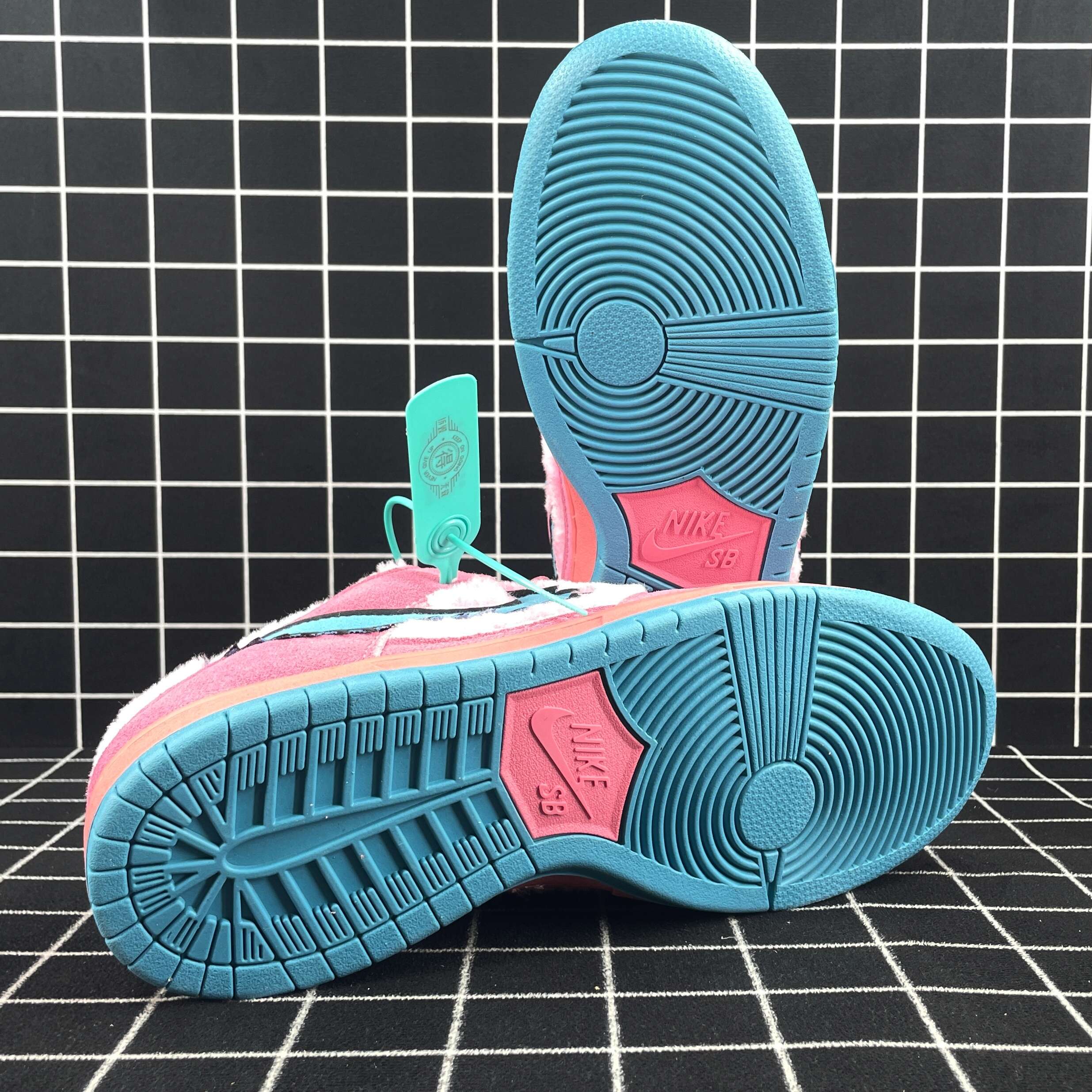 Grateful Dead x Dunk Low SB Pink Bear Replica