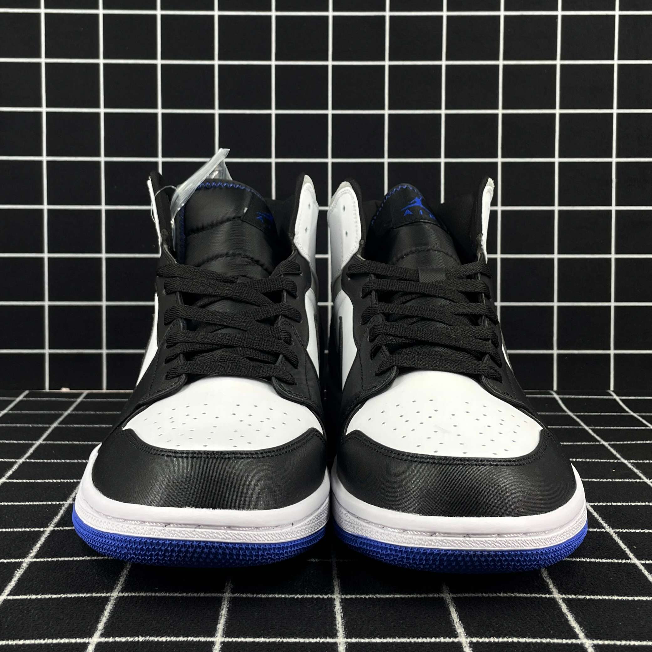 Jordan 1 Mid SE Royal Black Toe Replica