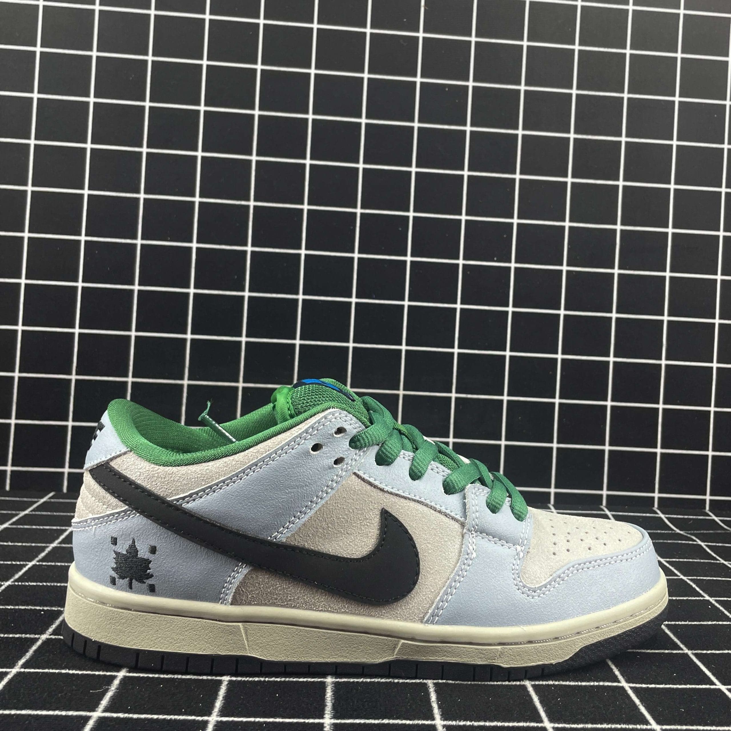 Nike Dunk SB Low Maple Leaf Central Park Replica