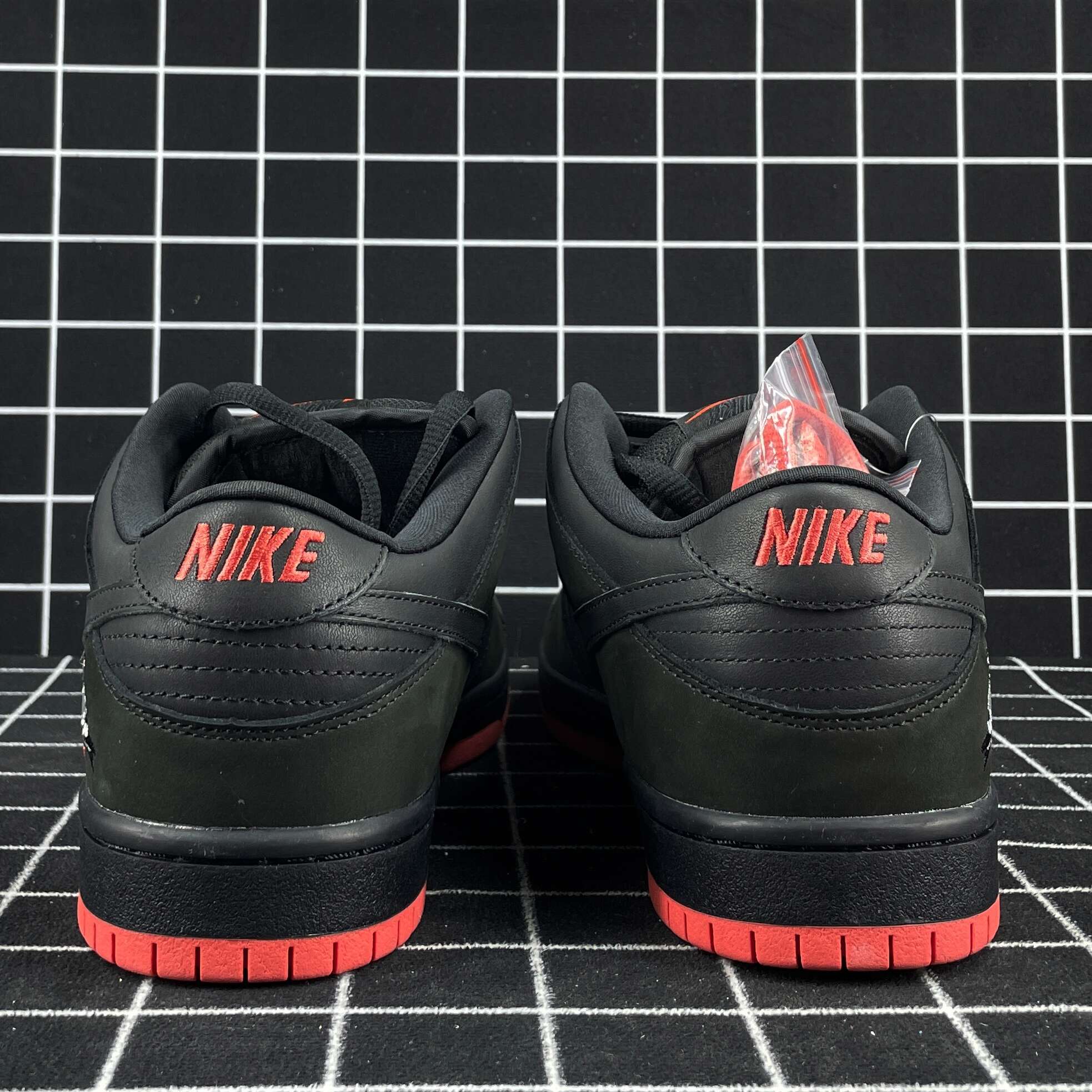 Nike SB Dunk Low Black Pigeon Replica