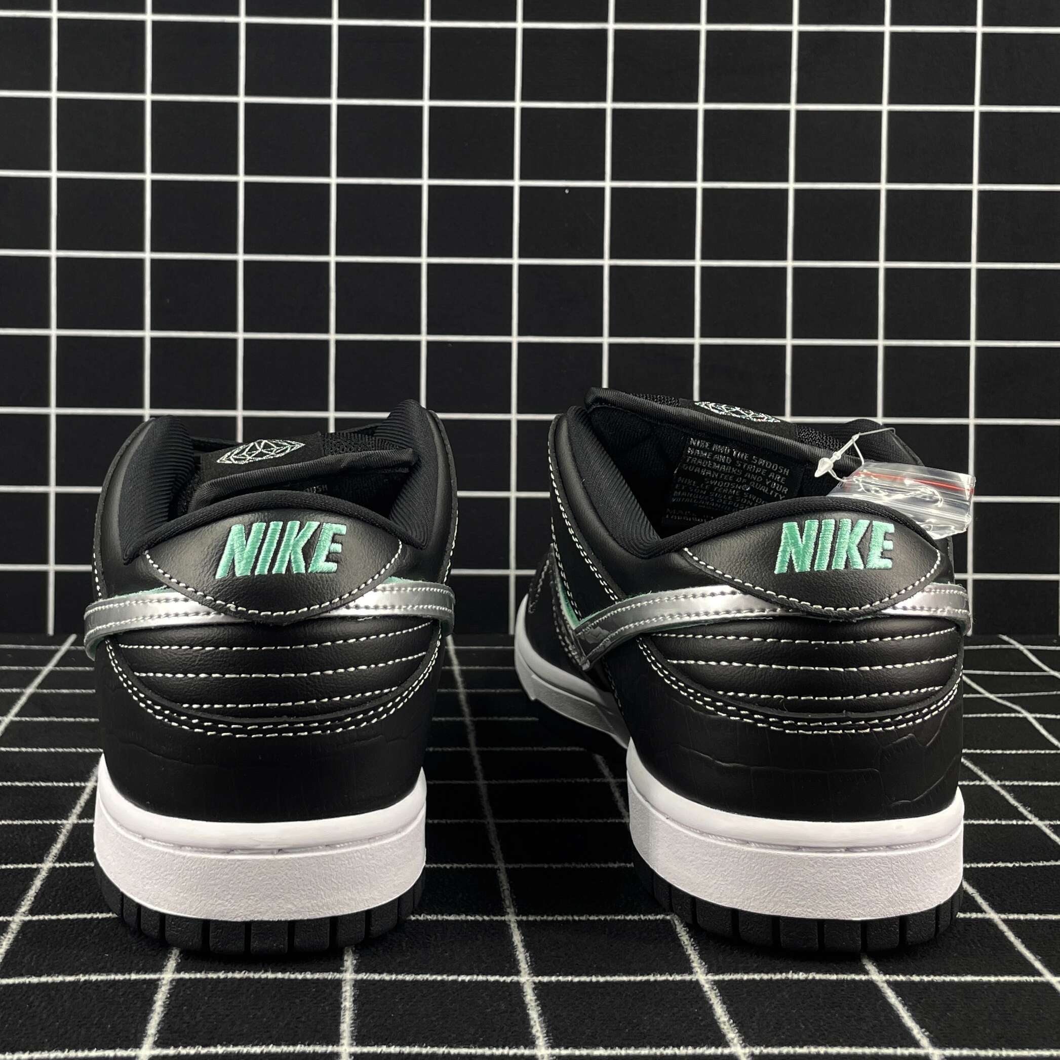 nike sb dunk low Di*m*nd s*pply co black Di*m*nd replica
