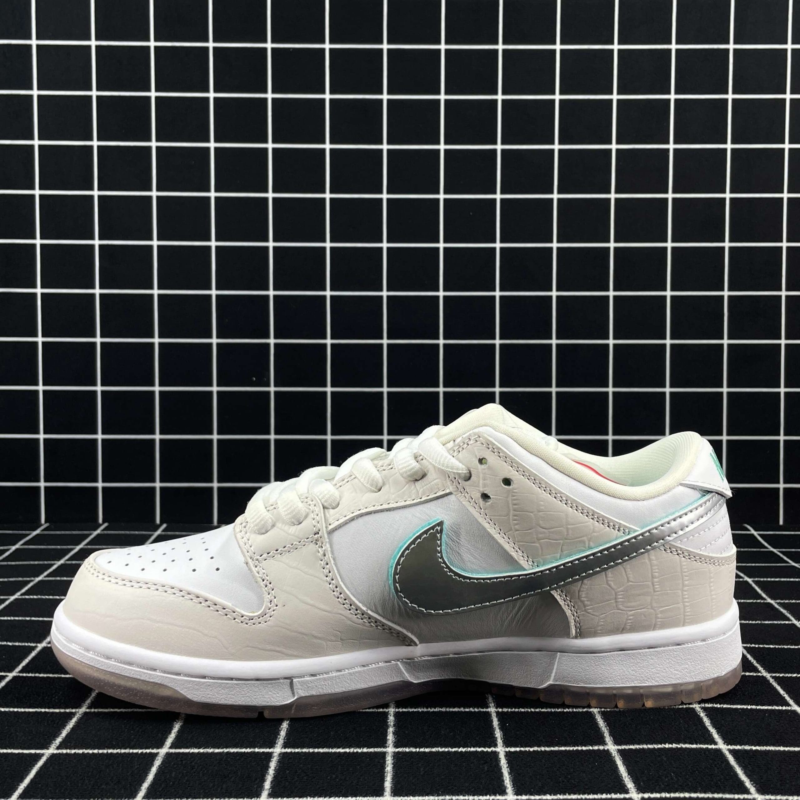 nike sb dunk low Di*m*nd s*pply co white Di*m*nd replica