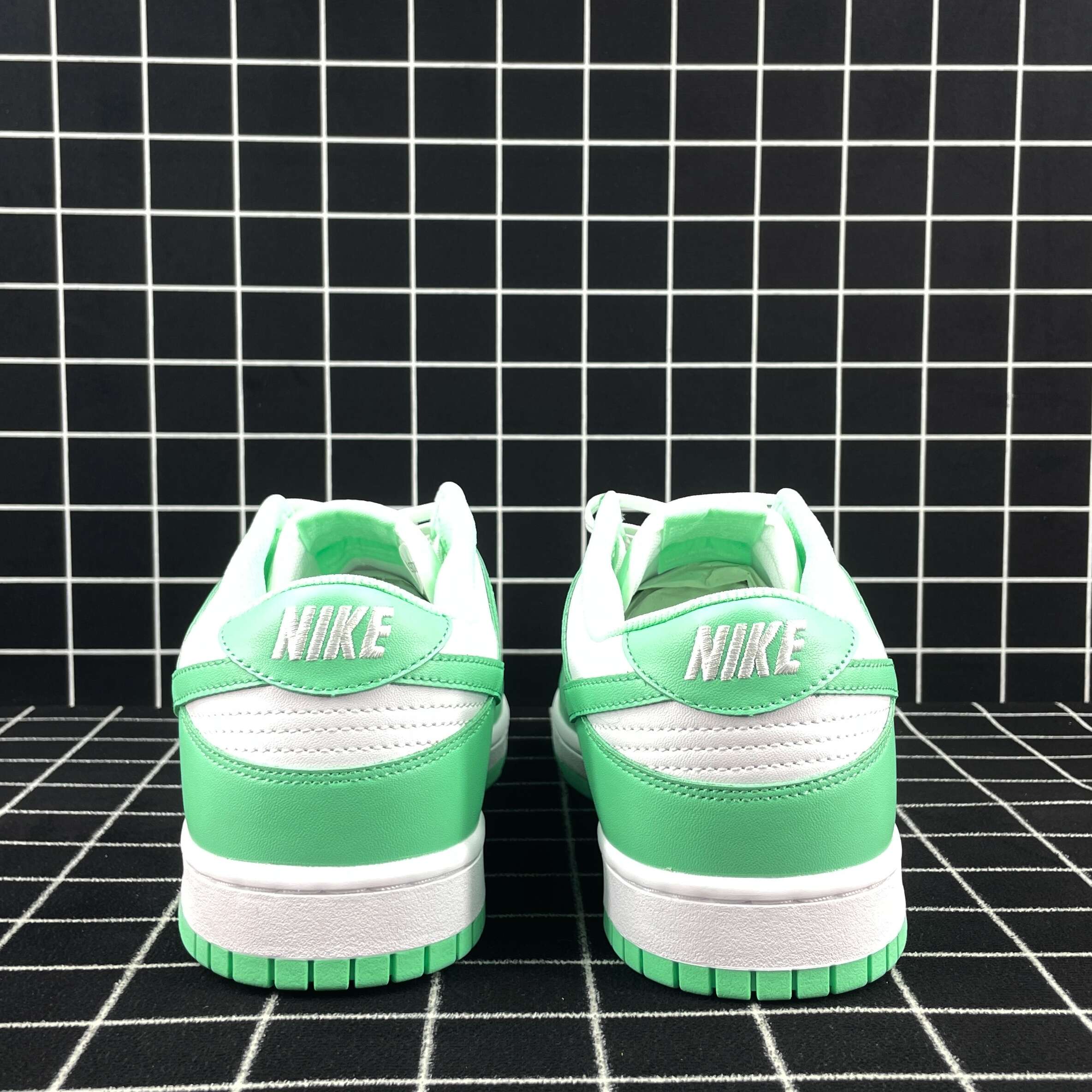 Nike SB Dunk Low Green Glow Replica