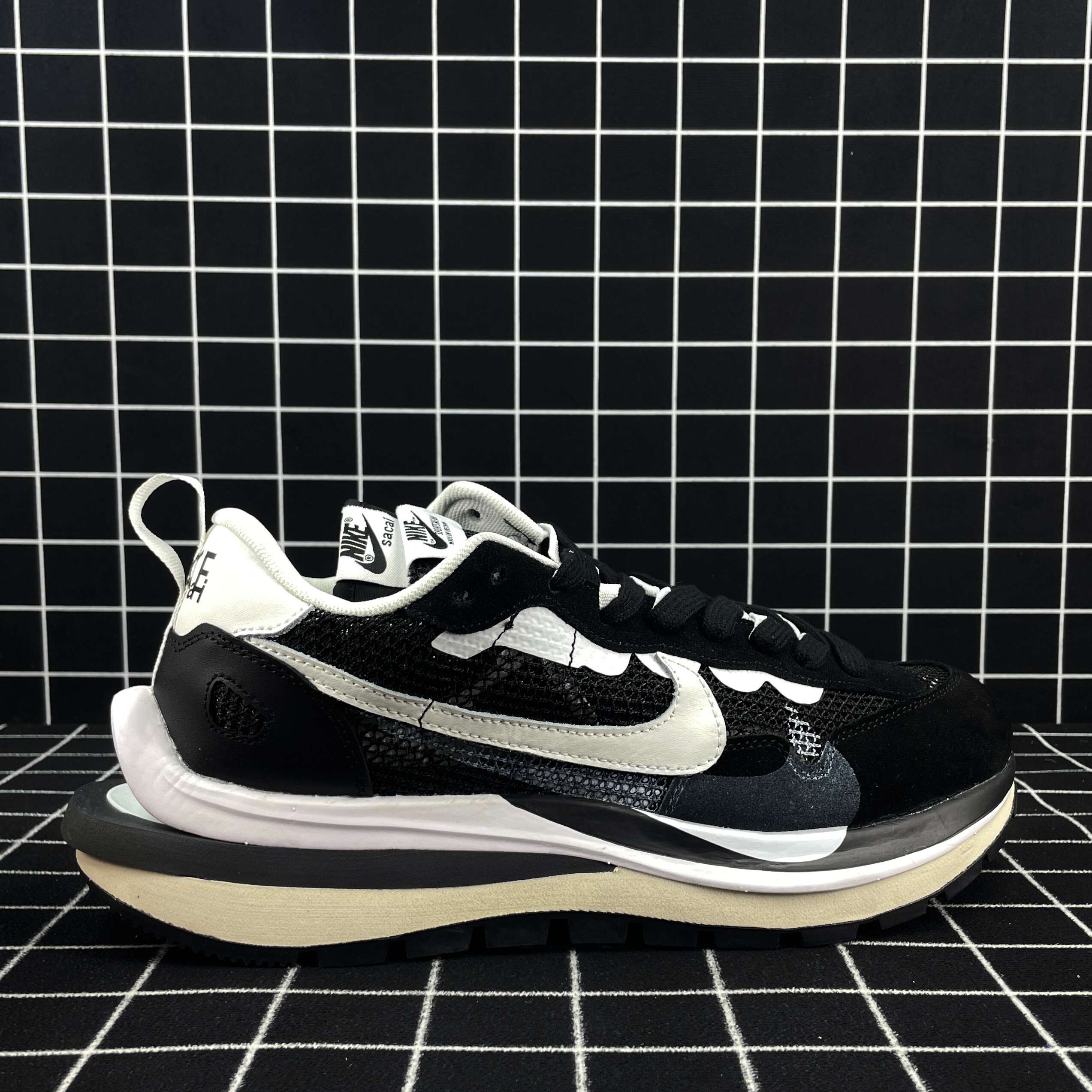Nike VaporWaffle Sacai Black White Replica