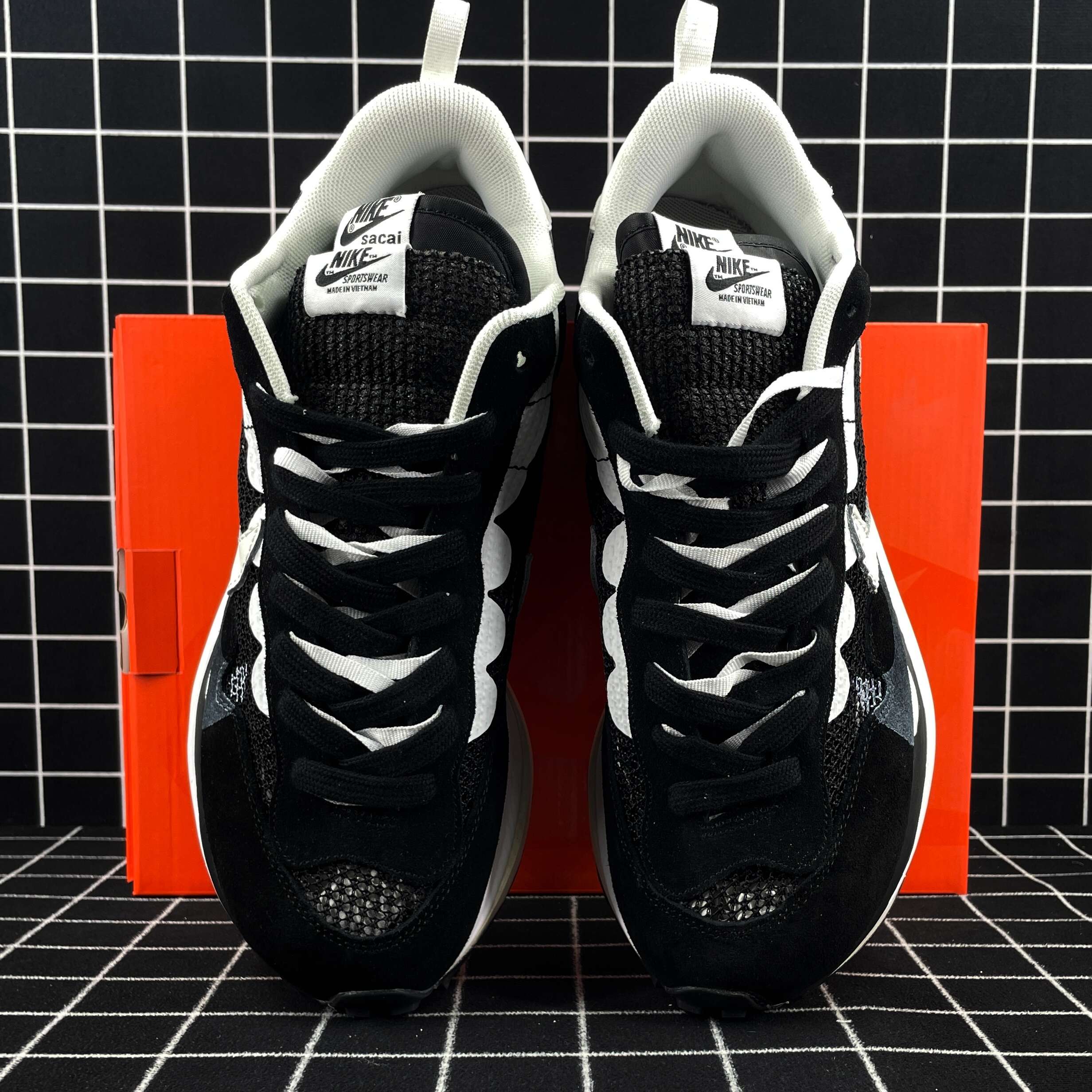 Nike VaporWaffle Sacai Black White Replica