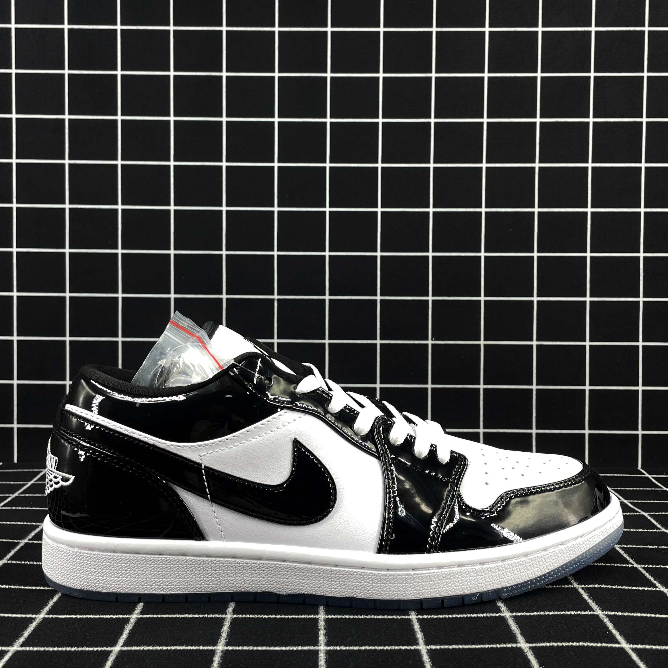 Jordan 1 Low SE Concord