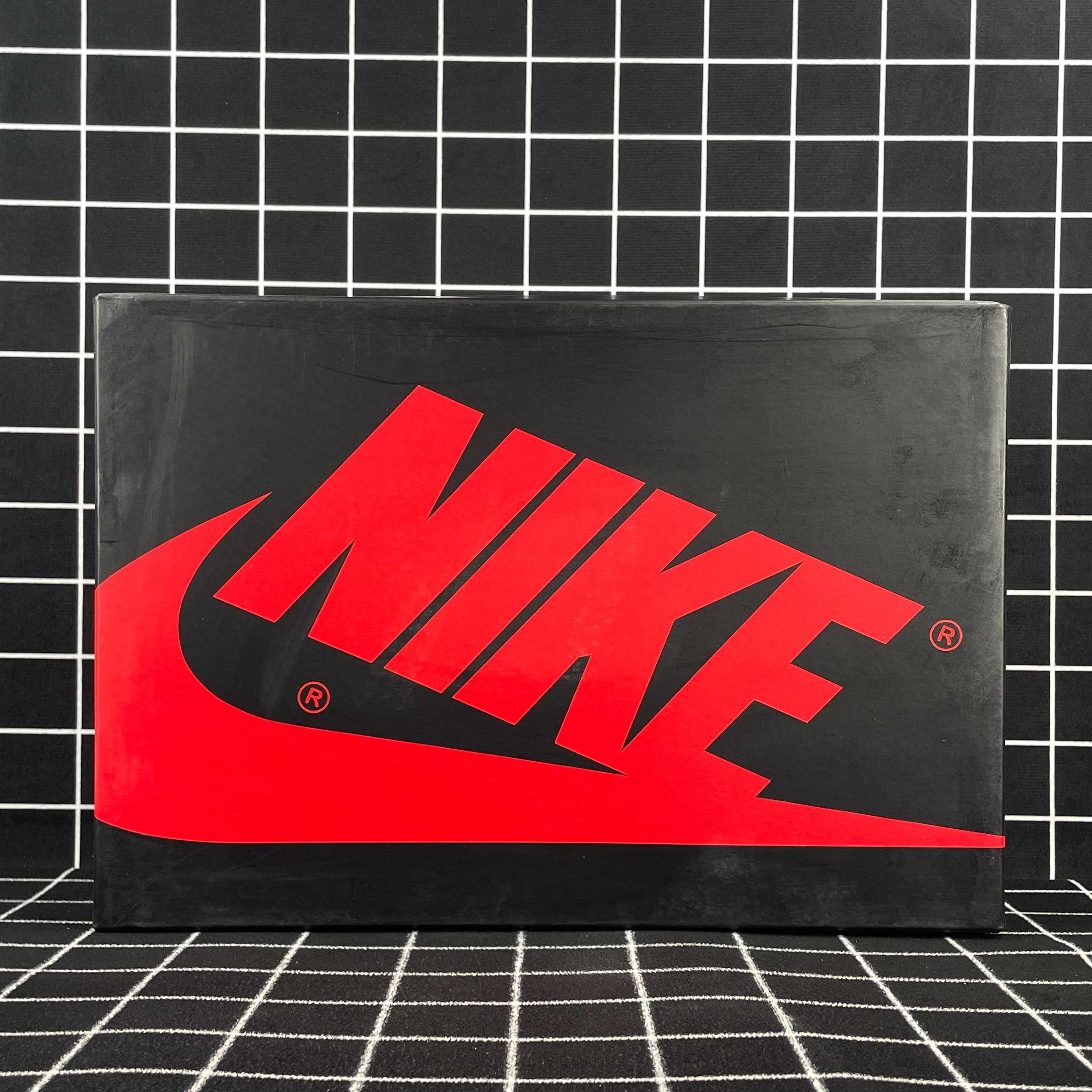 Air Jordan 1 Retro High OG Bloodline Replica