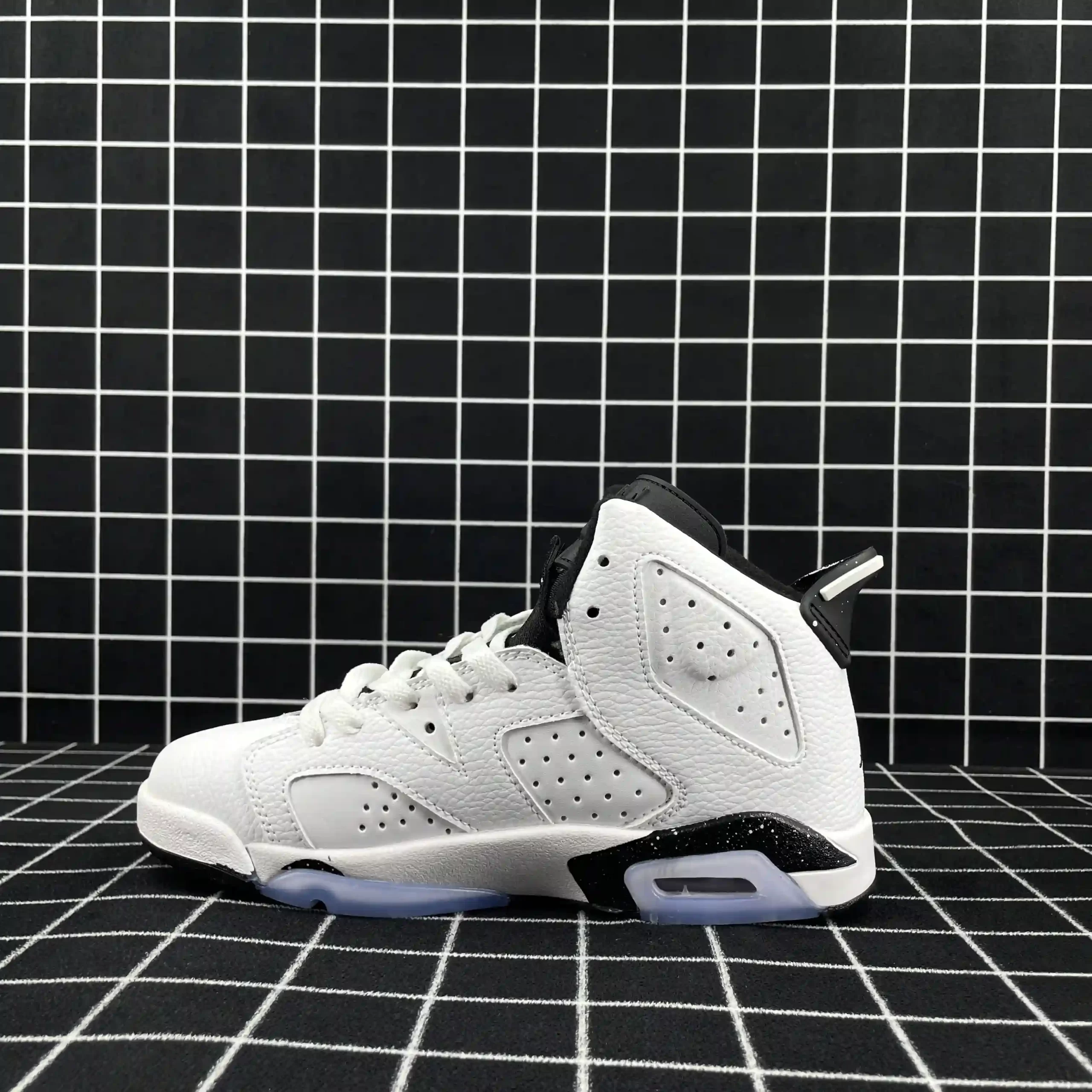 Air Jordan 6 Reverse Oreo Replica