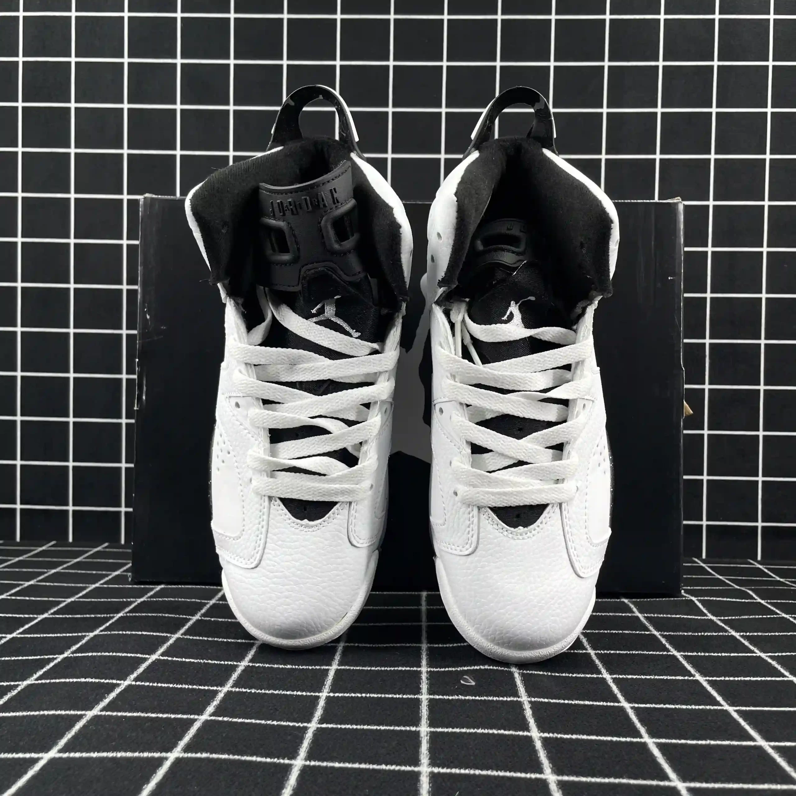 Air Jordan 6 Reverse Oreo Replica