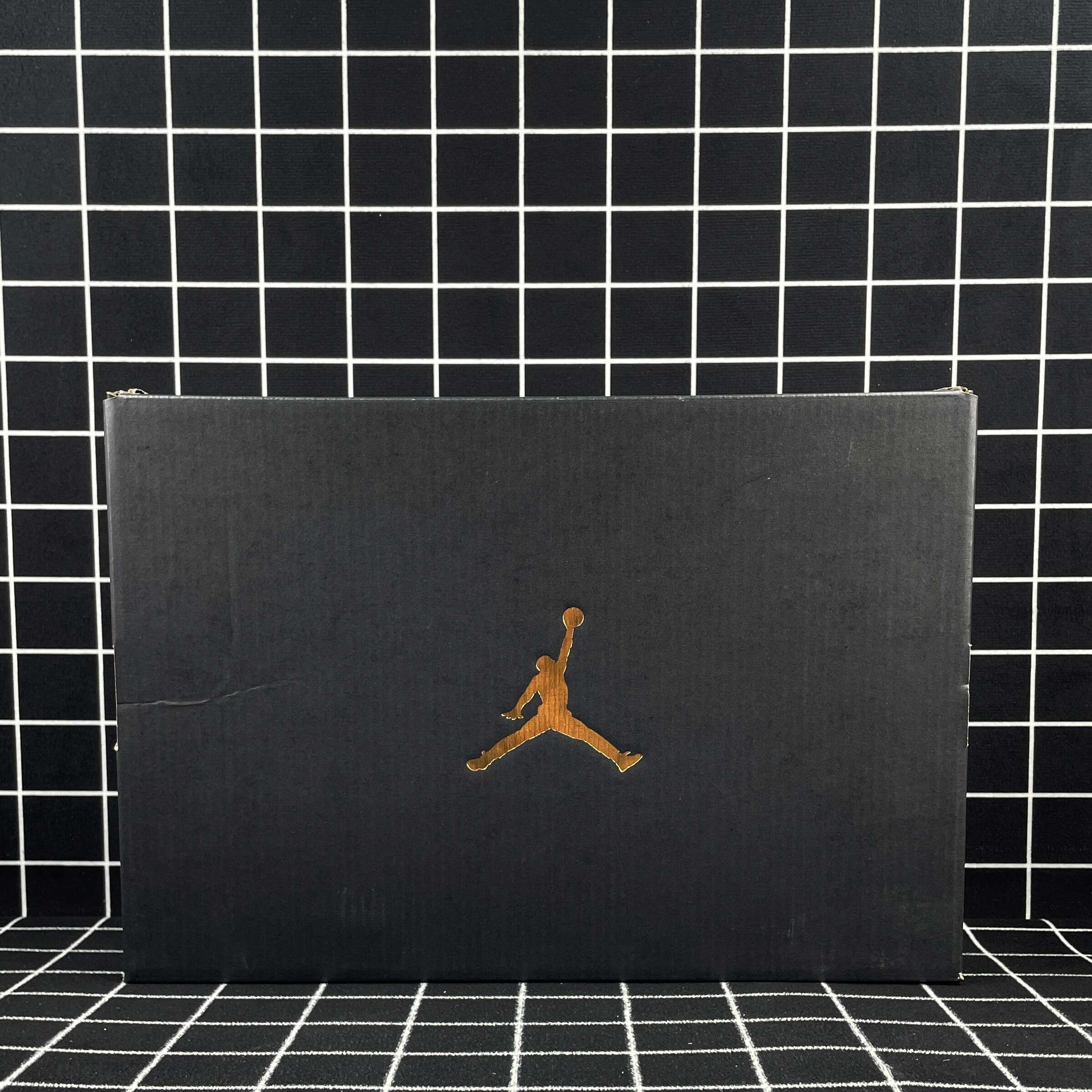 Jordan 1 Mid Lakers Replica