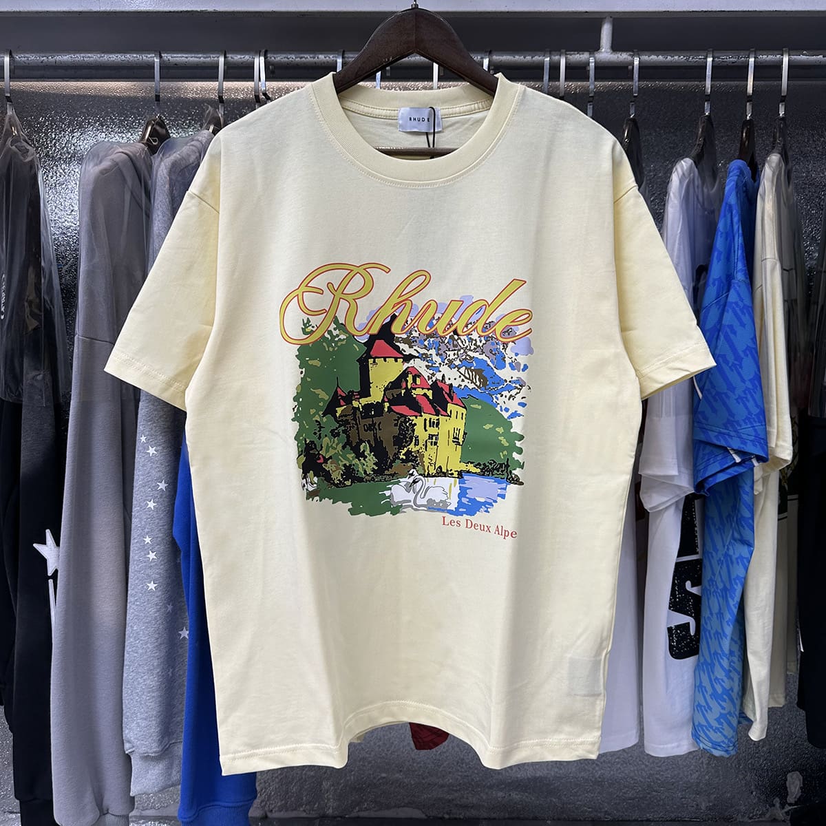 Chateau Alpes Logo-Print Tee