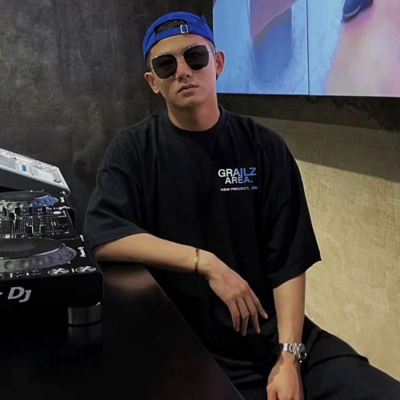 Grailz Talk Color Changing Letter Tee