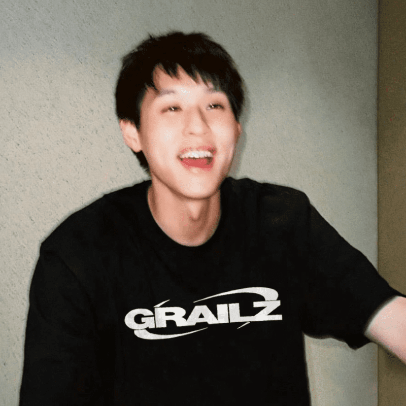 Grailz Talk Half Sleeve Tee