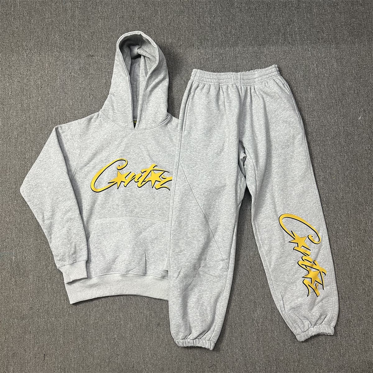 Corteiz Devil Island Yellow Logo Velvet Hooded Sweatshirt and Sweatpants Set for Autumn and Winter