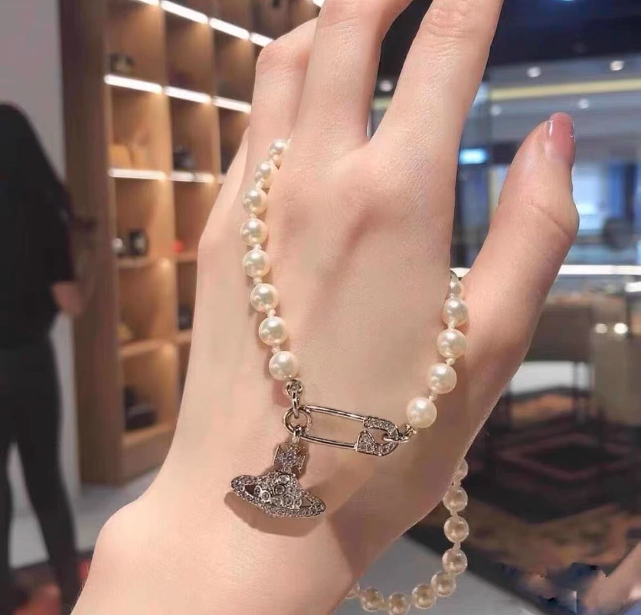 u1u1enne westwood saturn pearl necklace silver