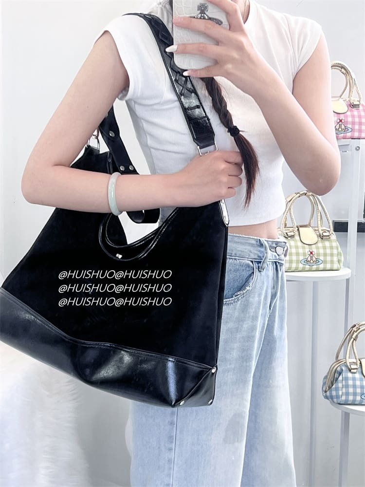 u1u1enne westwood crocodile pattern baguette shoulder bag saturn chain design