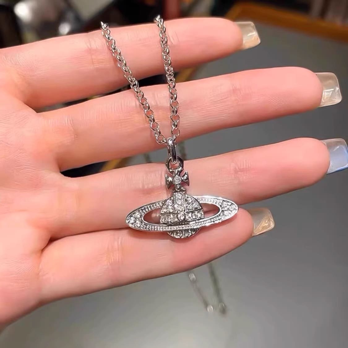 u1u1enne westwood saturn pearl necklace silver