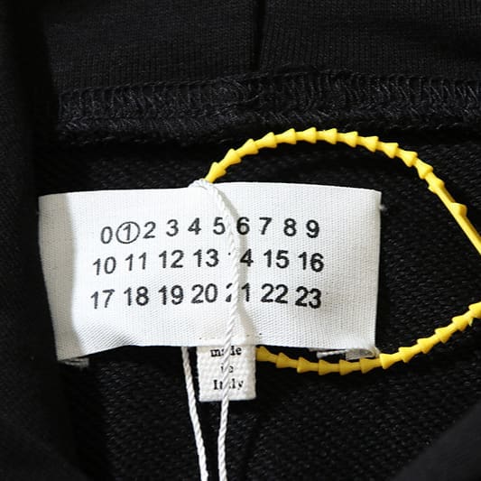 ma*s*n Ma*i*la mm6 embroidered digital hoodie for men and women