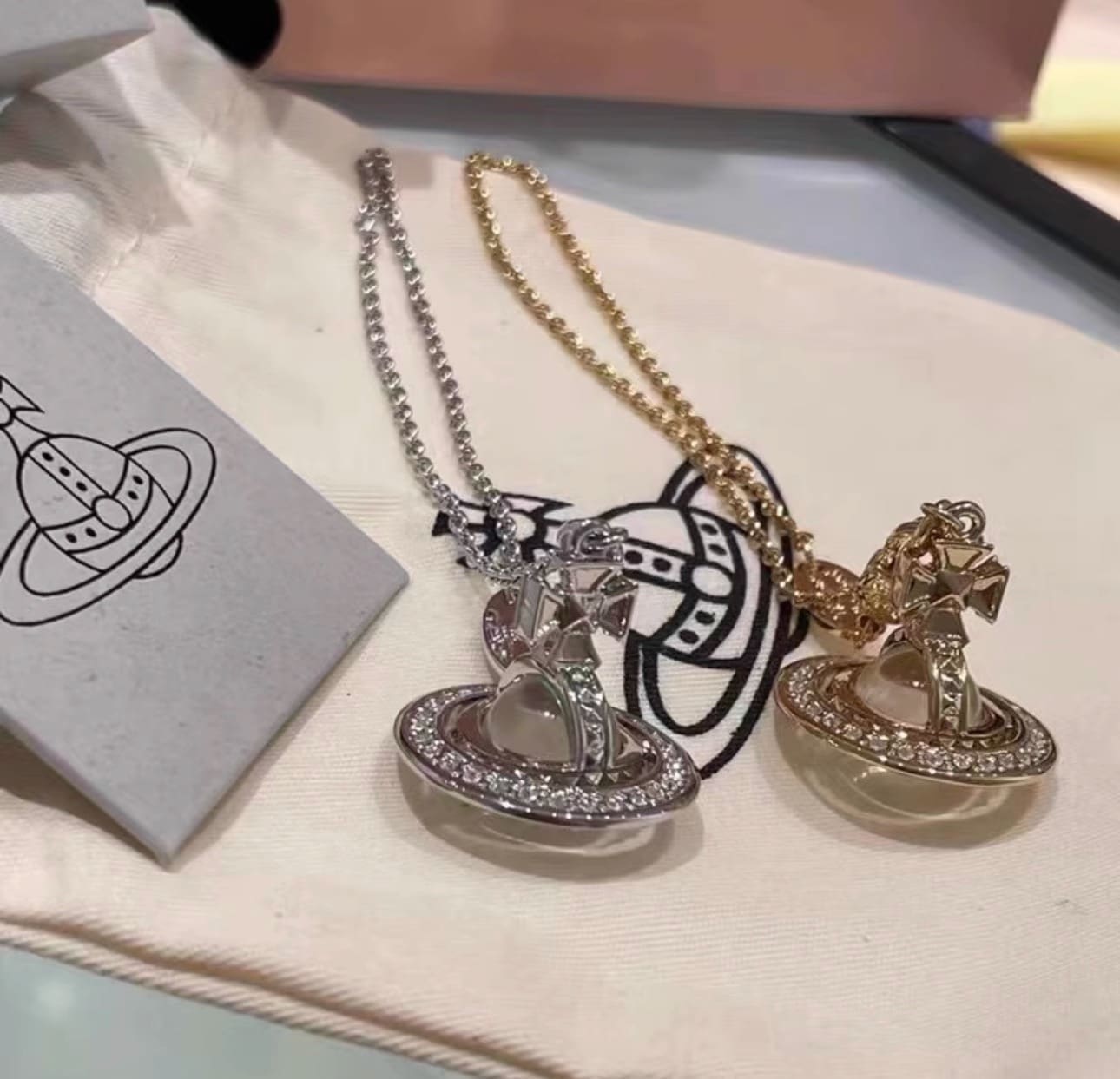 u1u1enne westwood saturn pearl necklace silver