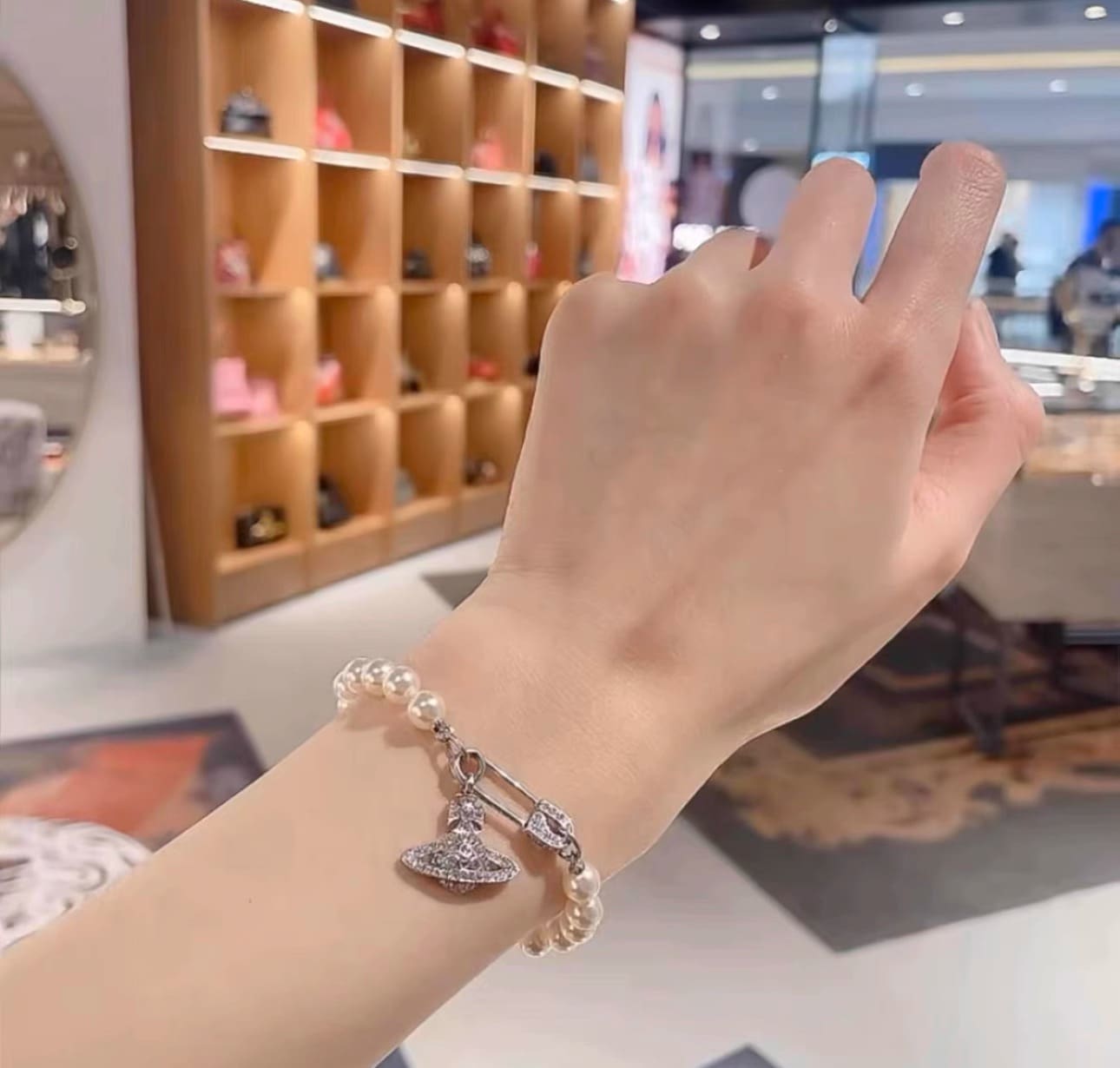 u1u1enne westwood saturn pearl necklace silver