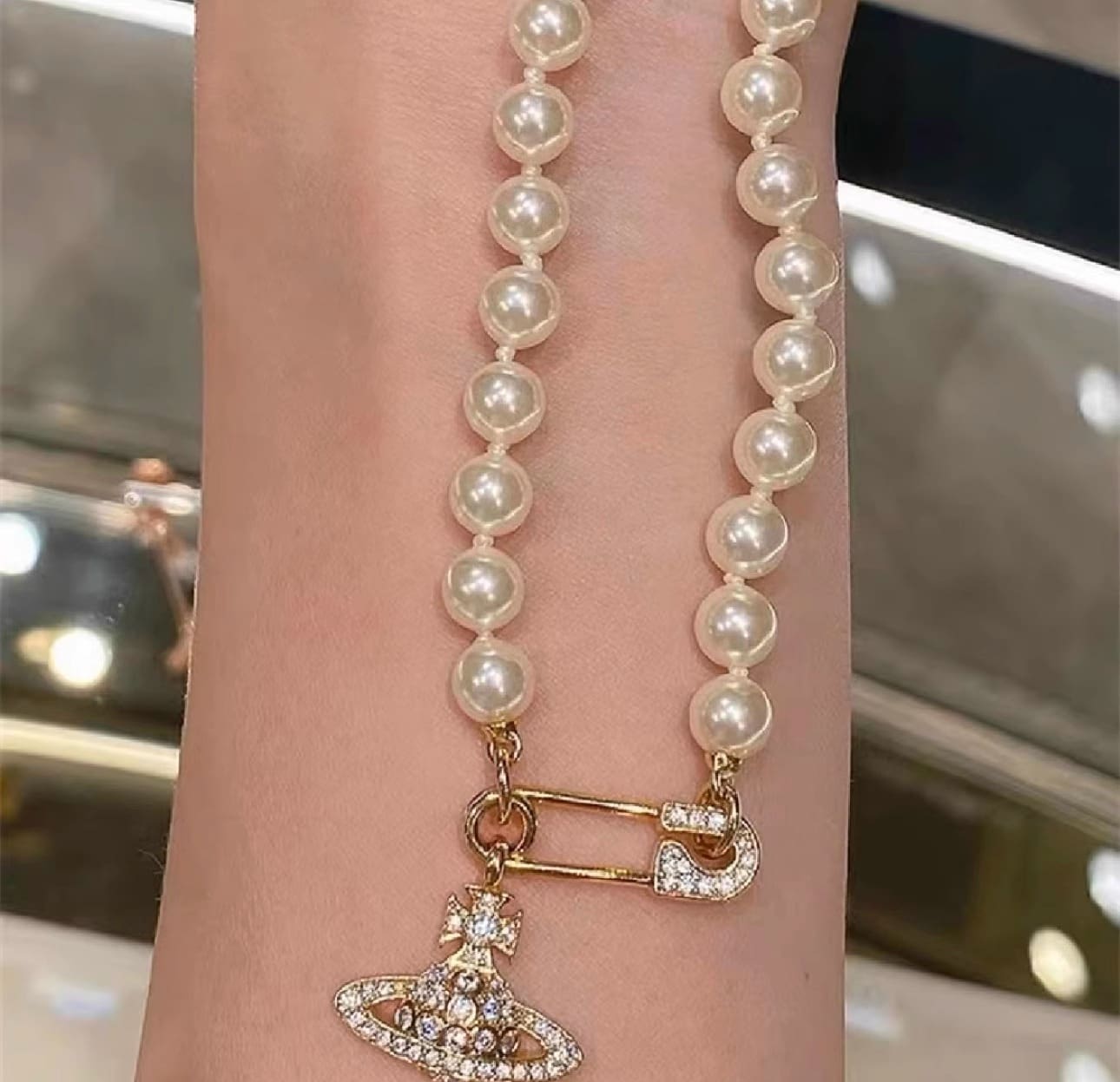 u1u1enne westwood saturn pearl necklace silver